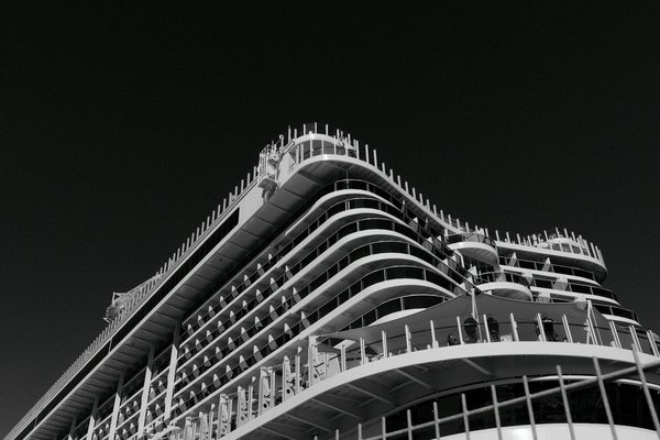 Comment organiser un séjour en Norvège avec des cours de photographie de paysages et des randonnées en montagne?