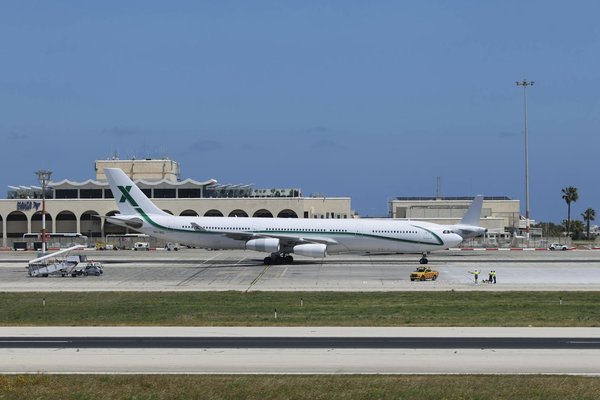 Comment choisir une croisière qui propose des explorations des récifs coralliens en Nouvelle-Calédonie?